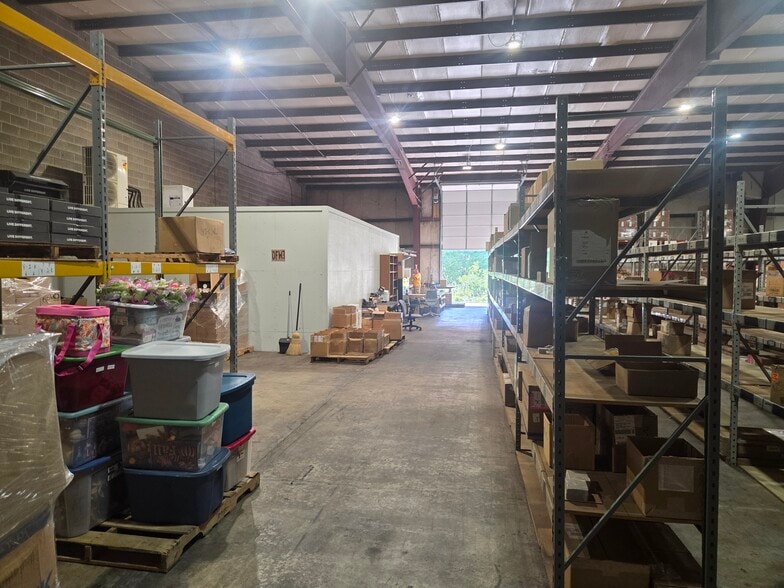 More Photos Of 77 Stewart Ave, Washington Manufacturing For Lease