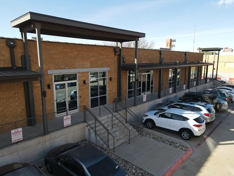 More Photos Of 608 E Hickory St, Denton General Retail For Lease
