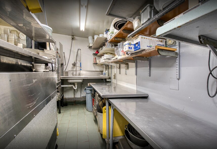 More Photos Of 6622 US-2 Hwy, Hurley Restaurant For Sale