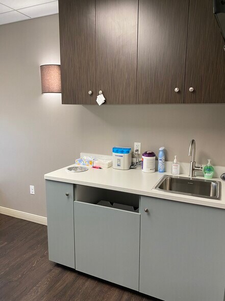 More Photos Of 12800 Middlebrook Rd, Germantown Medical For Sale