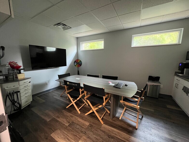 More Photos Of 6905-6907 W Waters Ave, Tampa Medical For Sale