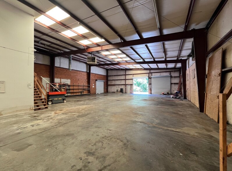 More Photos Of 155 Tober Trl, Fayetteville Warehouse For Sale
