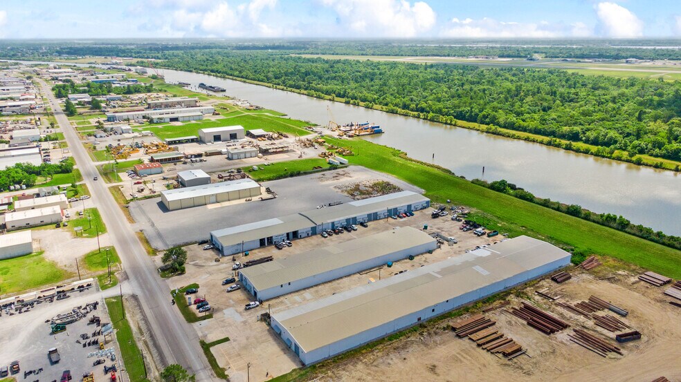 More Photos Of 2211 - 2217 Engineers Rd, Belle Chasse Unknown For Lease