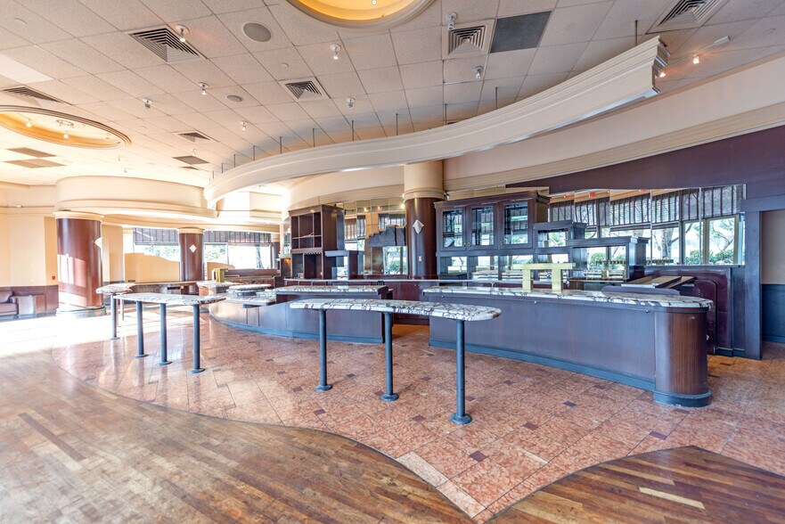 More Photos Of 10877 Wilshire Blvd, Los Angeles Office For Lease