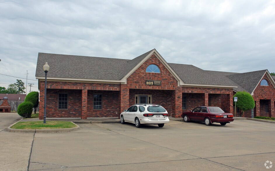 More Photos Of 22461 I-30, Bryant Office For Sale