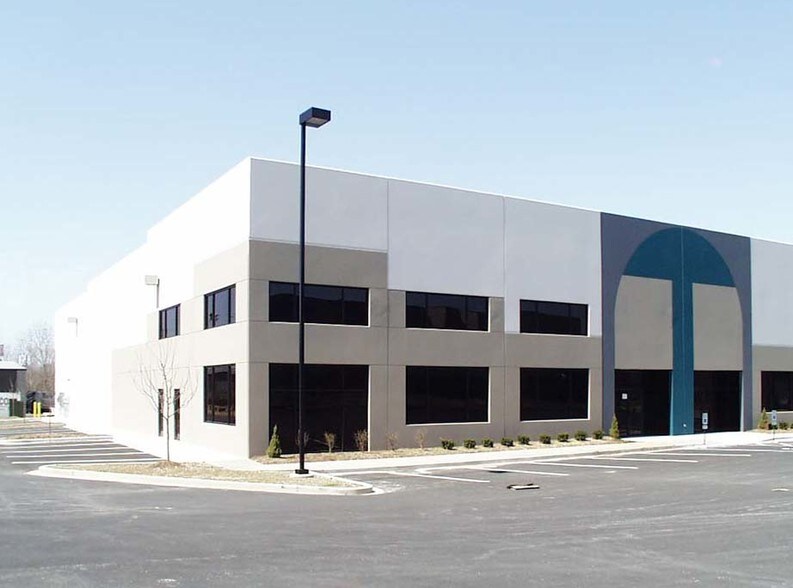More Photos Of 157-165 Compass Point Dr, Saint Charles Warehouse For Lease