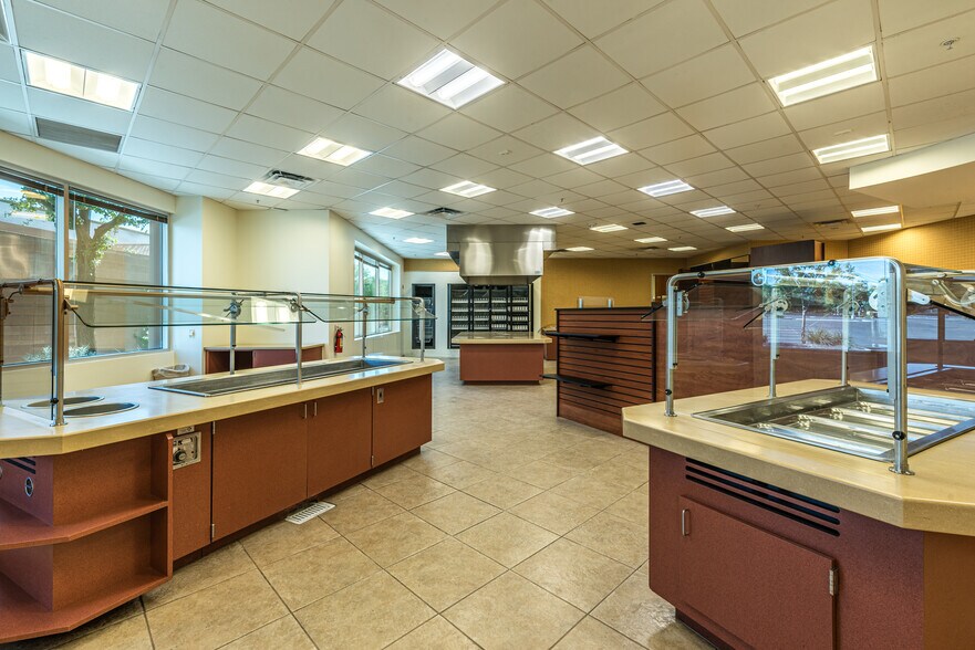 More Photos Of 8990 W Glendale Ave, Glendale Office For Sale