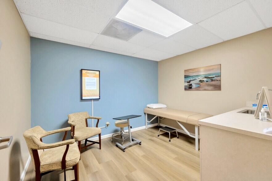 More Photos Of 13644 Walsingham Rd, Largo Medical For Sale