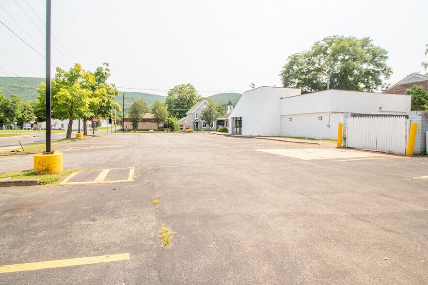 More Photos Of 127 S Main St, Ellenville Fast Food For Sale