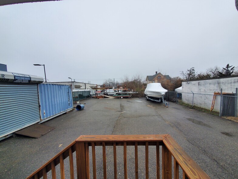 More Photos Of 52 Maple Pl, Amityville Office For Lease