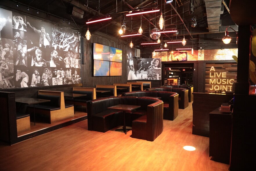 More Photos Of 6025 Richmond Ave, Houston Restaurant For Lease