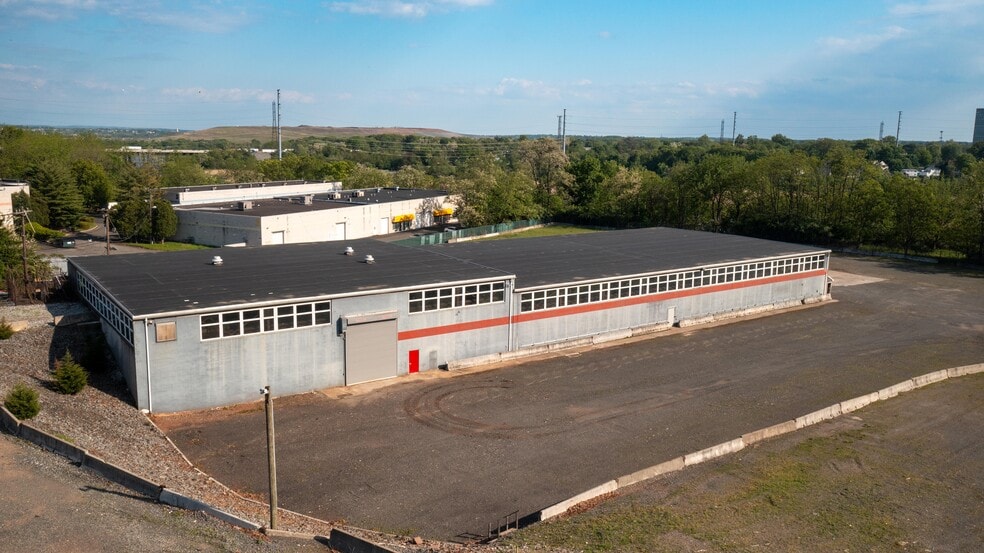 More Photos Of 75 Glendale Ave, Edison Manufacturing For Sale