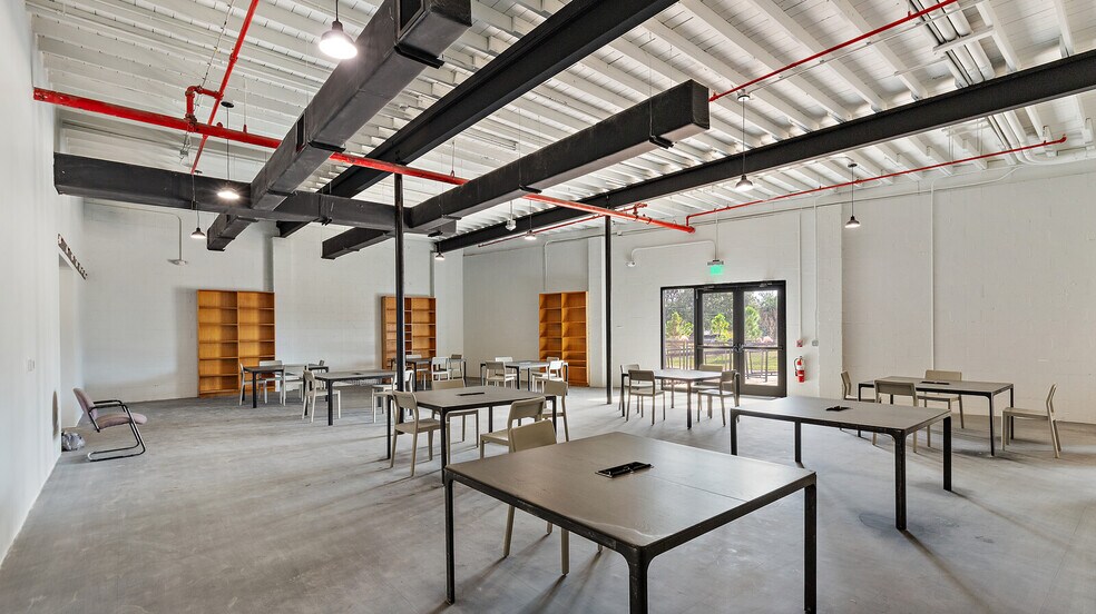 More Photos Of 2534 Terminal Dr S, Saint Petersburg Unknown For Lease