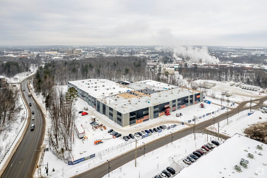 More Photos Of 100 Blvd Jean-Baptiste-Rolland O, Saint-jerome Unknown For Lease