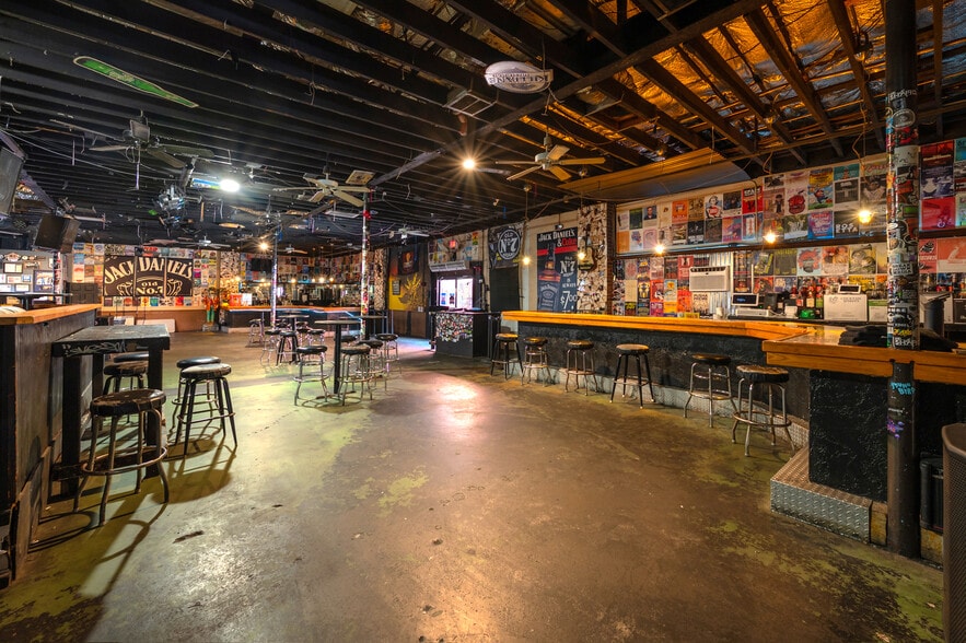 More Photos Of 1812 N 17th St, Tampa Bar For Lease