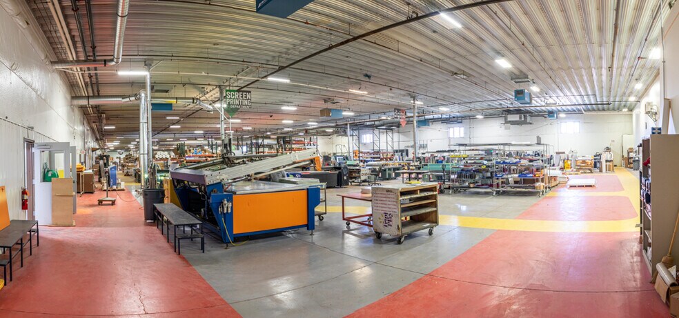 More Photos Of 43 Bibber Pky, Brunswick Manufacturing For Sale