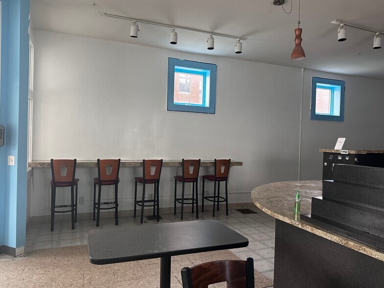 More Photos Of 843 Rice St, Saint Paul Storefront Retail Residential For Lease