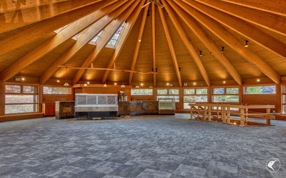 More Photos Of 2345 Saranac Ave, Lake Placid Flex For Sale