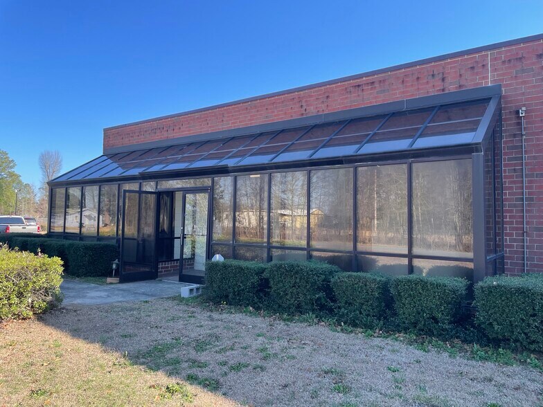 More Photos Of 101 W New St, Pink Hill Warehouse For Sale