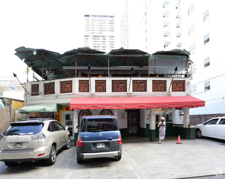 More Photos Of 2238 Lauula St, Honolulu Bar For Lease