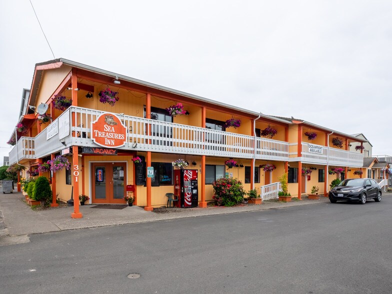 More Photos Of 301 N Miller St, Rockaway Beach Hospitality For Sale