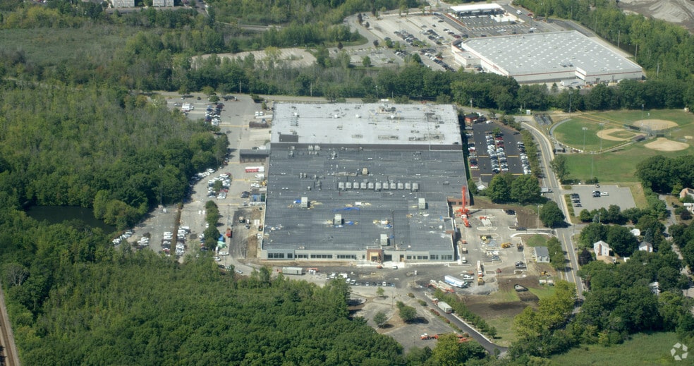 More Photos Of 210-240 Rustcraft Rd, Dedham Warehouse For Lease