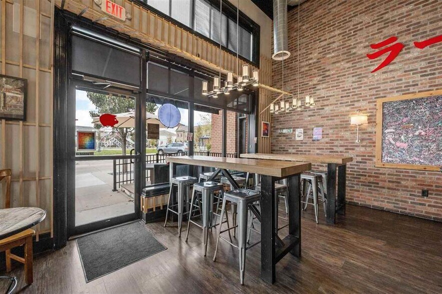 More Photos Of 1010 Martin St, Iowa City Office For Sale