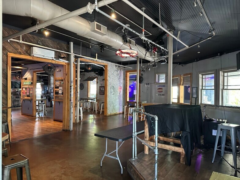 More Photos Of 3228 N Davidson St, Charlotte Restaurant For Lease