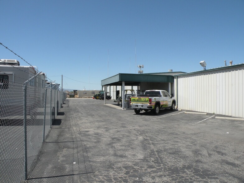 More Photos Of 45223 23rd St W, Lancaster Auto Dealership For Sale