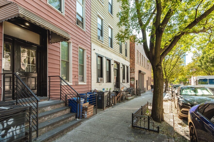 More Photos Of 108 Calyer St, Brooklyn Apartments For Sale
