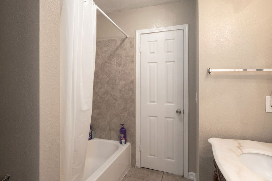 More Photos Of 4308 E Woodward Ave, Fresno Apartments For Sale