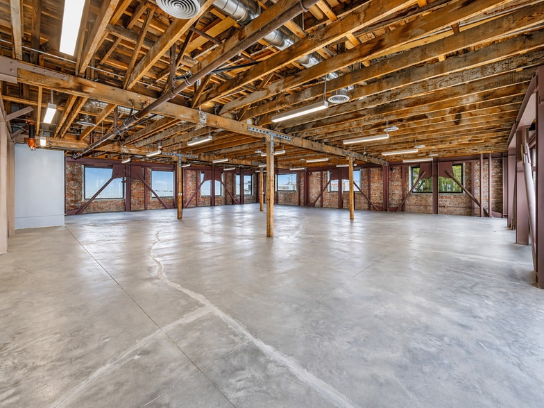 More Photos Of 440 Seaton St, Los Angeles Loft Creative Space For Sale