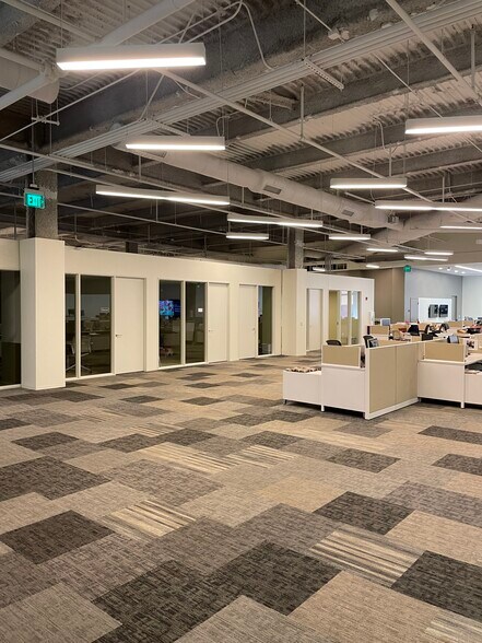 More Photos Of 49 W Maryland St, Indianapolis Storefront For Lease