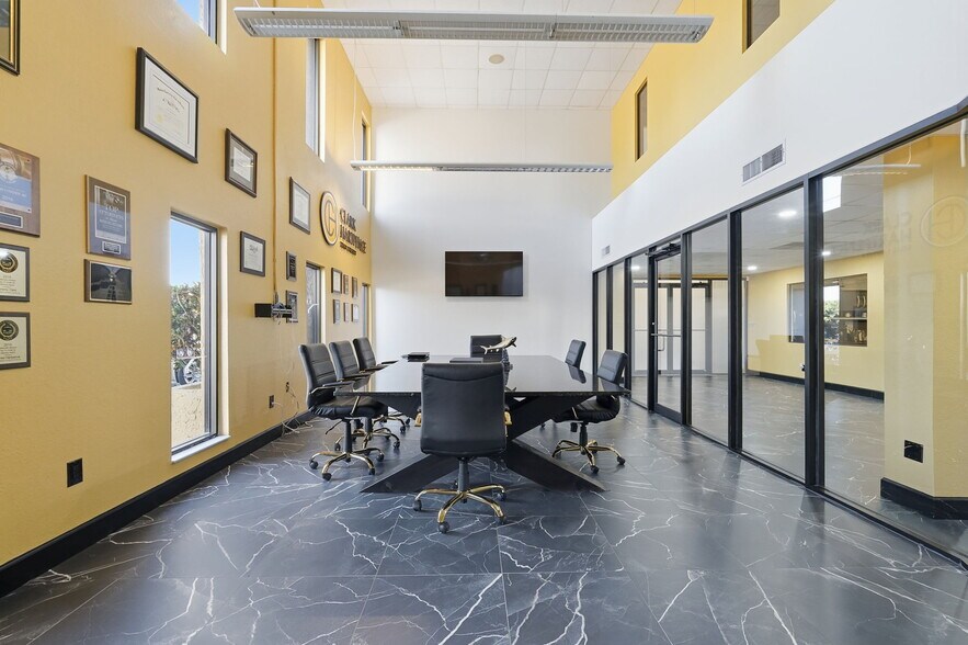 More Photos Of 10812 Gandy Blvd N, Saint Petersburg Medical For Lease