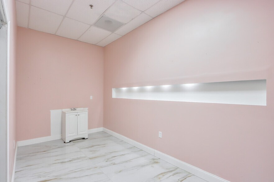 More Photos Of 5725 State Bridge Rd, Johns Creek Freestanding For Lease