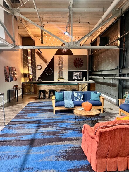 More Photos Of 416 S Glenwood Ave, Dalton Light Manufacturing For Sale