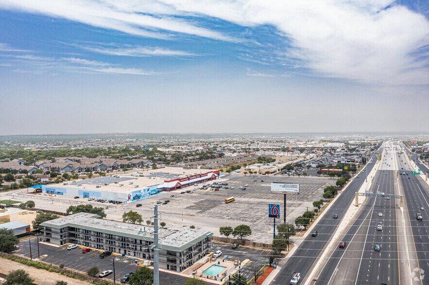 More Photos Of 2015 SW Loop 410, San Antonio Freestanding For Sale