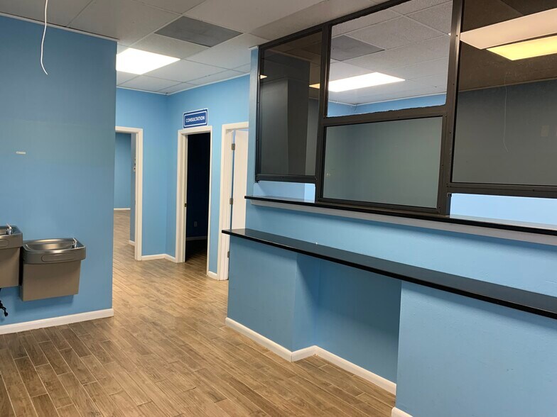 More Photos Of 28801-28829 US Hwy 19 N, Clearwater Storefront For Sale