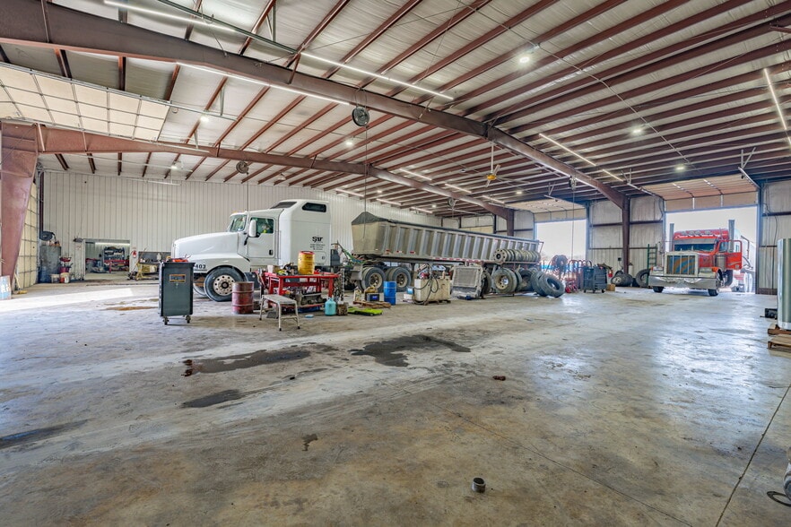 More Photos Of 4610 E Highway 199, Springtown General Retail For Sale