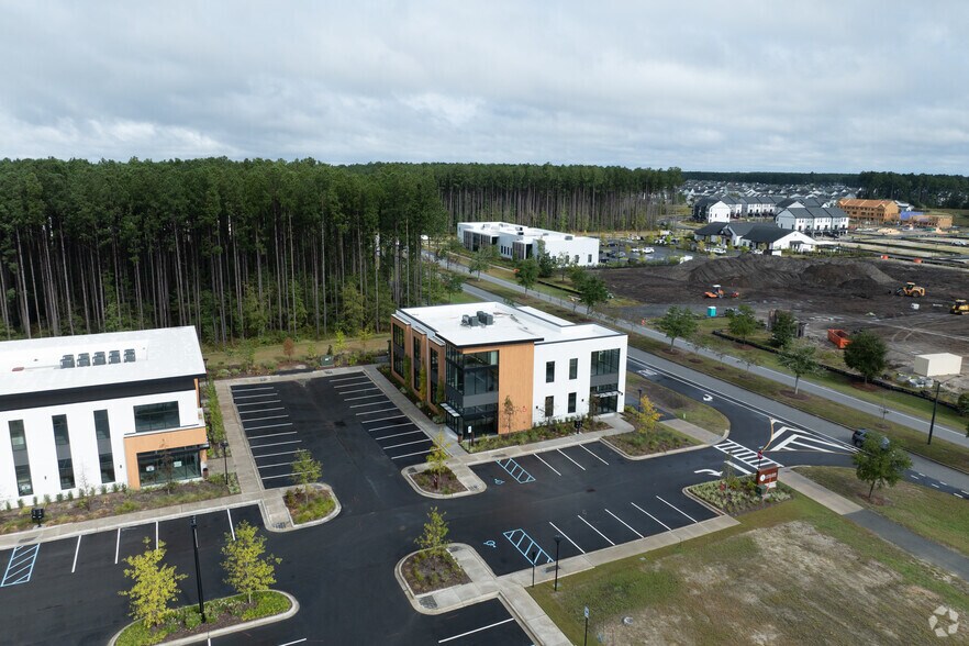 More Photos Of 415 Brighton Park Blvd, Summerville Office Residential For Lease