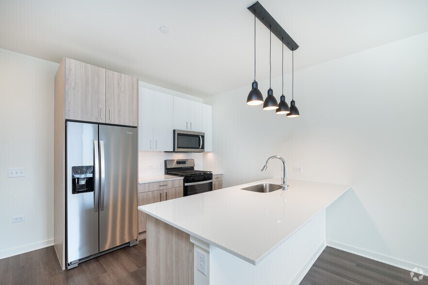 More Photos Of 122 E Northwest Hwy, Mount Prospect Apartments For Lease