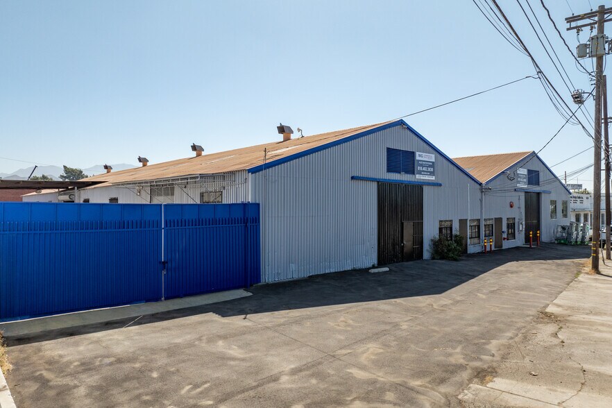 More Photos Of 8426-8428 San Fernando Rd, Sun Valley Warehouse For Lease