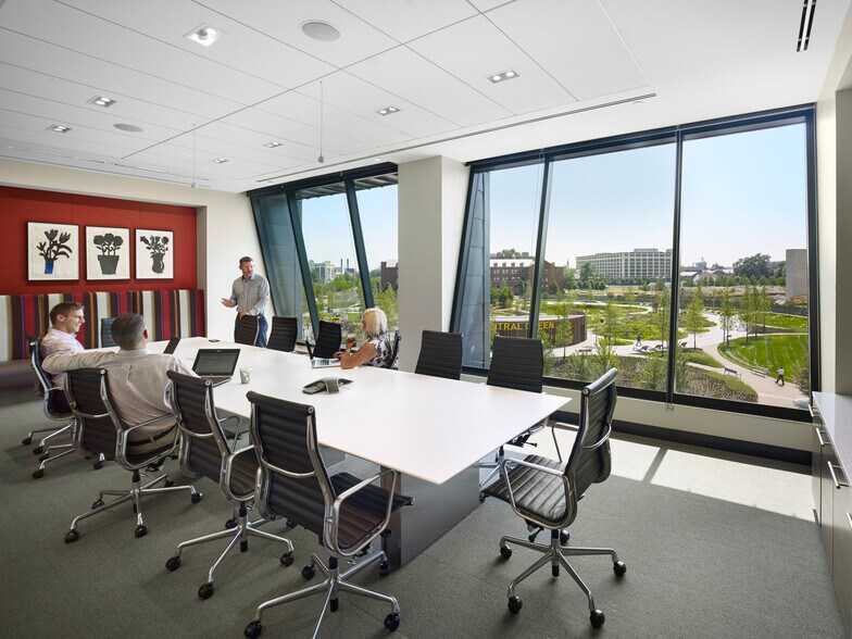 More Photos Of 201 Rouse Blvd, Philadelphia Medical For Lease