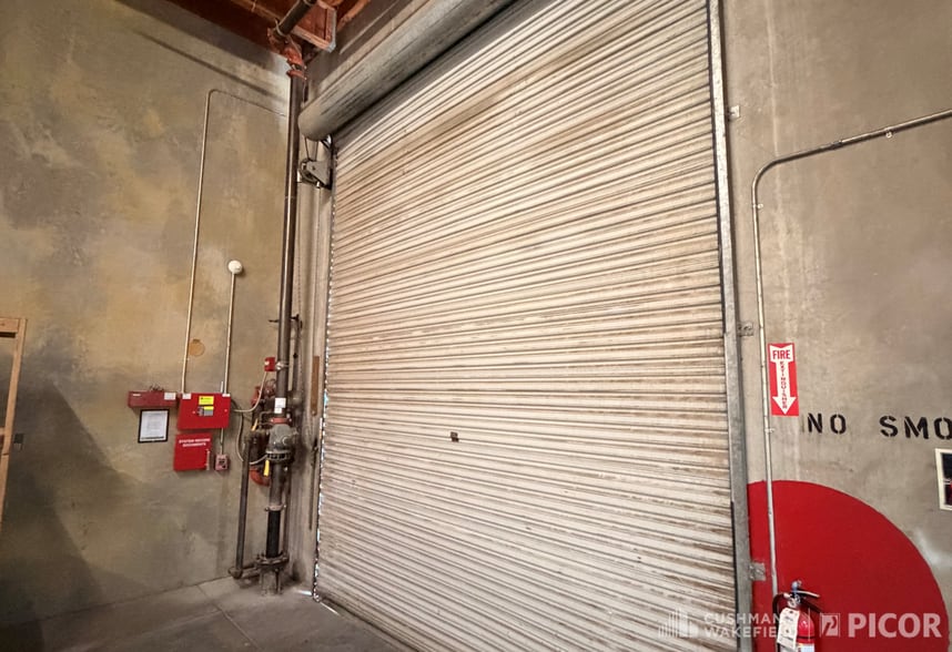 More Photos Of 3763-3765 E 43rd Pl, Tucson Warehouse For Lease