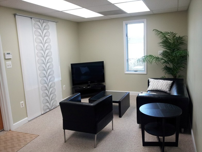 More Photos Of 106 Elden St, Herndon Medical For Sale