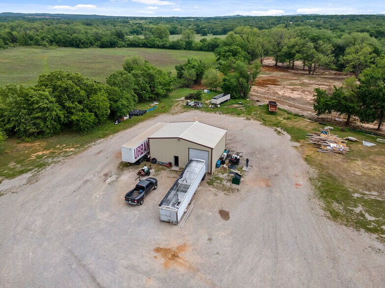 More Photos Of 5716 N US Highway 287, Alvord Truck Terminal For Sale