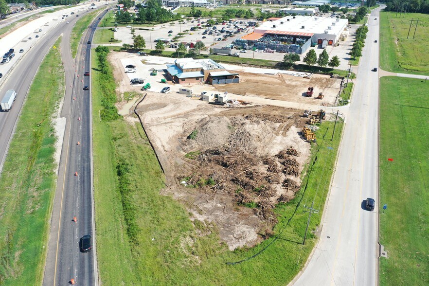 More Photos Of 918 Veterans Memorial Pky, Huntsville Storefront For Lease