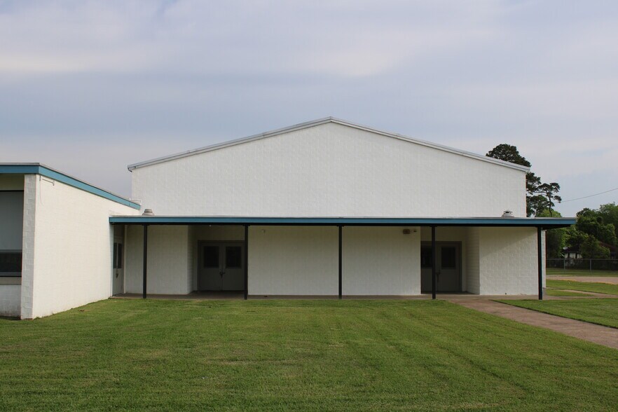 More Photos Of 1900 Pope St, Beaumont Flex For Lease