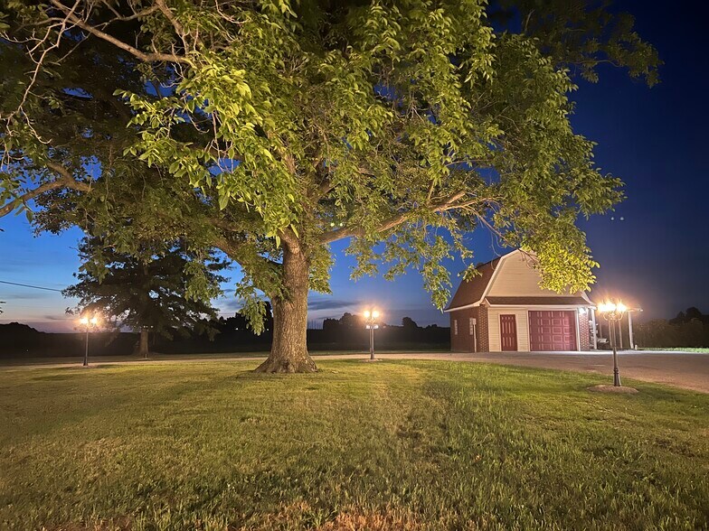 More Photos Of 5984 W South Range Rd, Salem Service For Sale