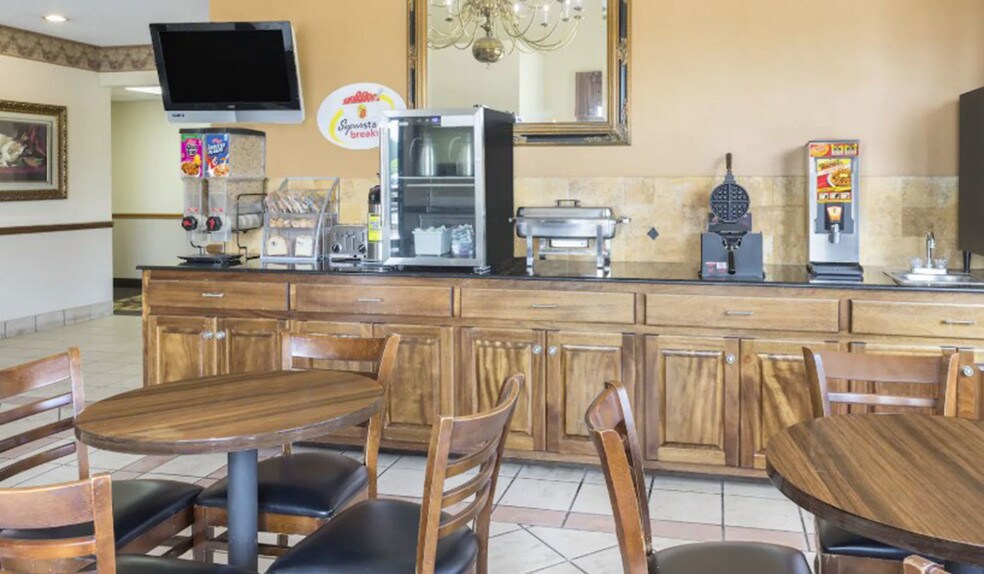 More Photos Of 3001 Daulat Dr, Lafayette Hotel For Sale